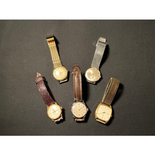 60 - 5 vintage watches to include , smiths delux , ingersol triumph, rone, mapping & web & tunis deluxe 
... 