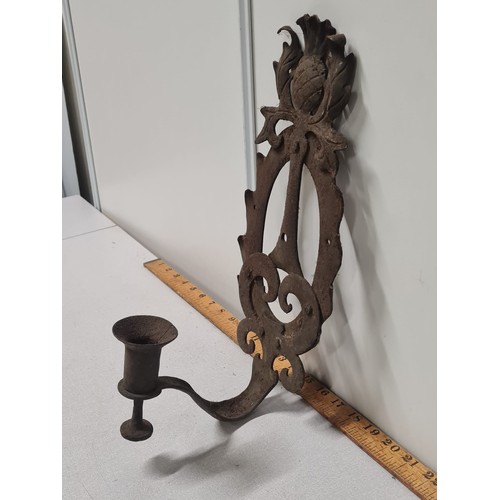 87 - Antique cast iron Scottish thistle wall sconce along with Howdens Joinery Scotland trivet pot stand.... 