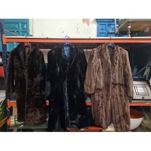 170 - 3 x vintage ladies fur coats.