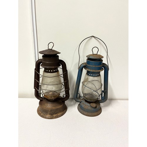 30 - 2 x vintage Chalwyn hurricane lamps.