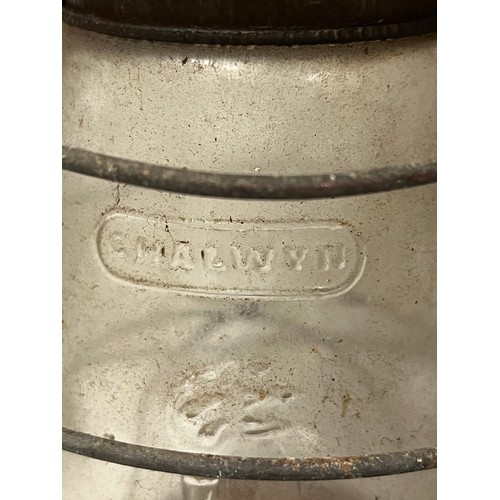 30 - 2 x vintage Chalwyn hurricane lamps.