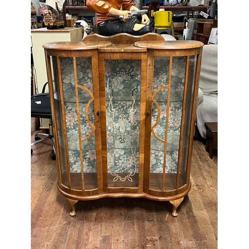 168 - Art Deco burr walnut display cabinet.
100cm w x 120cm