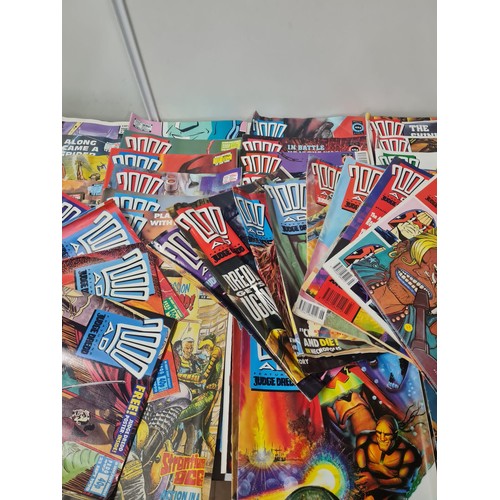 51 - Large collection of 2000 AD Judge Dredd magazines.