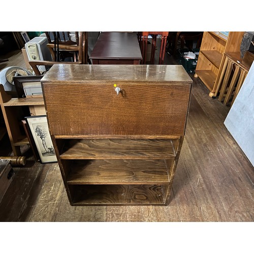 515 - Vintage bureau bookcase with key.
62cm w x 84cm h x 24cm d