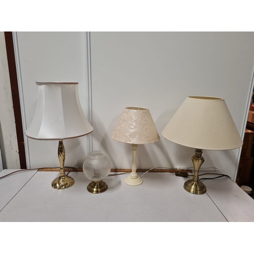 530 - 4 x table lamps.