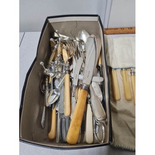 431 - Collection of vintage cutlery.