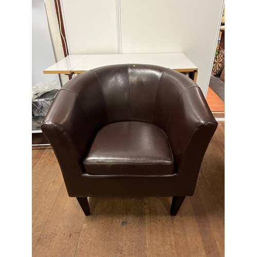 152 - Brown leather tub chair.