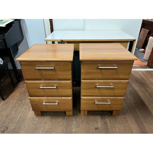 154 - Pair of 3 drawer chests.