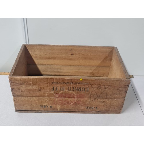 404 - Vintage wooden Armour corned beef box.