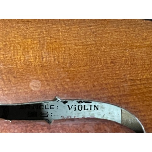 413 - voilin with bow & case