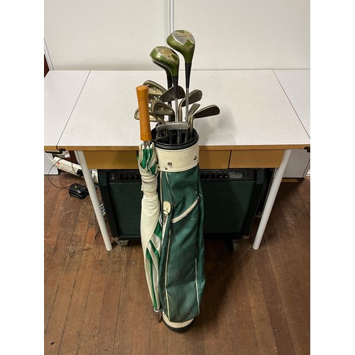 630 - set of vintage golf clubs