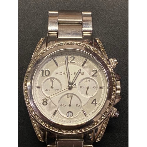 87 - Genuine Michael Kors ladies wrist watch.