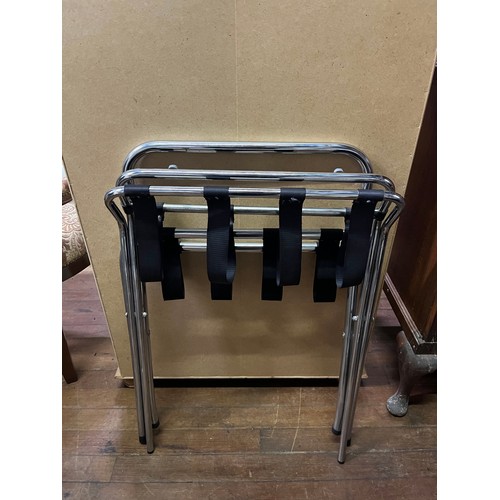 4 x luggage holders.