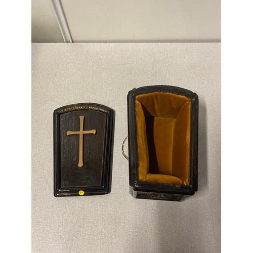 15 - Miniature wooden coffin with brass handles and cross. Possibly Salesman sample coffin.
20cm l
20cm l