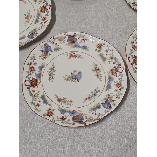 75 - 12 x Royal Worcester dinner plates.