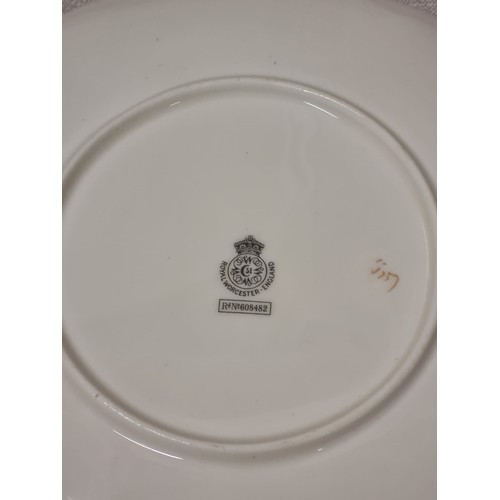 75 - 12 x Royal Worcester dinner plates.