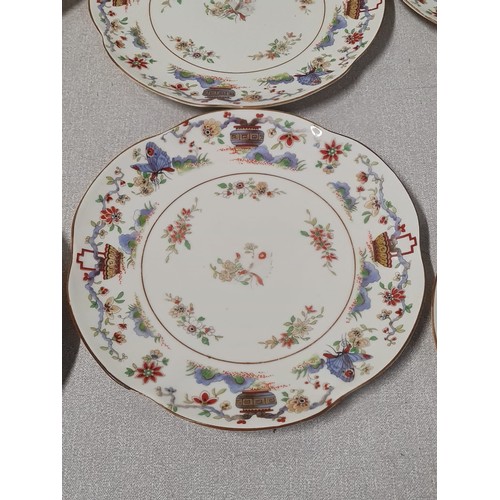 75 - 12 x Royal Worcester dinner plates.