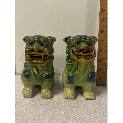 142 - Pair of Chinese republic ceramic Foo dogs.
14cm x 12cm