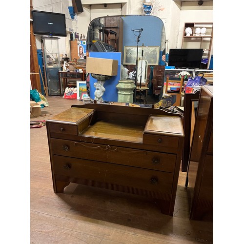 194 - Vintage Lebus dressing table and mirror.
140cm h x 100cm l x 41cm d