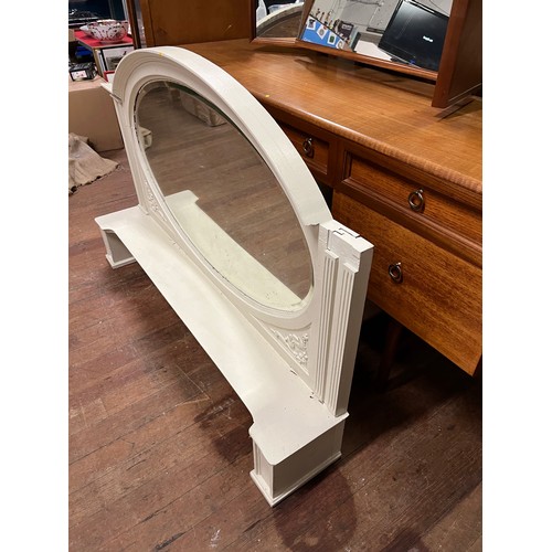 254 - Large over mantle mirror. h 84cm x l 123cm