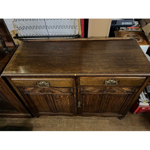 56 - Antique double door and drawer sideboard.
122cm w x 53cm d x 92cm h