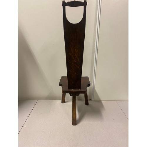 57 - Vintage solid wood Scottish spinning chair with carved thistle and bearing the name Mckenzie.
89cm h