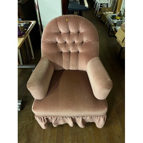 82 - Vintage button back arm chair.