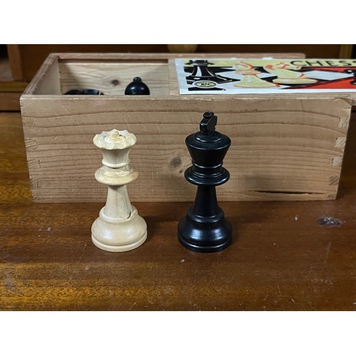 125 - Vintage K & C boxed chess set.
King approx 6.5cm.