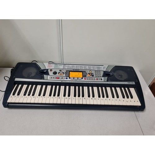 199 - Yamaha PSR-280 Electric keyboard with stand.