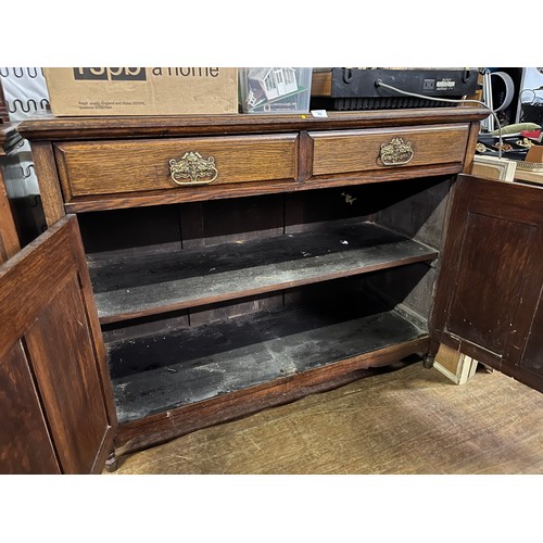 56 - Antique double door and drawer sideboard.
122cm w x 53cm d x 92cm h