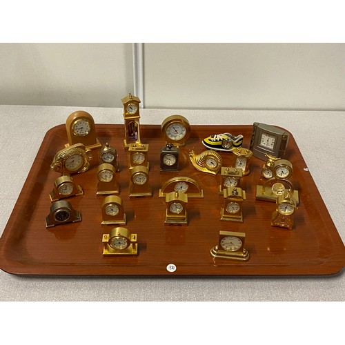 60 - Collection of miniature clocks.