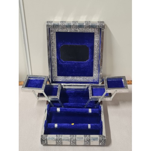 130 - vintage morrocan style jewellery box
30cm x 25cm