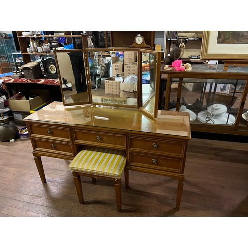 435 - vintage mid century dressing table & matching stool
134cm l x 72cm h x 44cm d