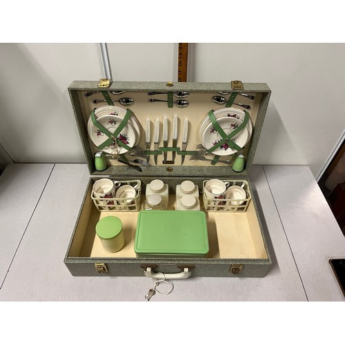 59 - vintage brexton picnic set in original case with key