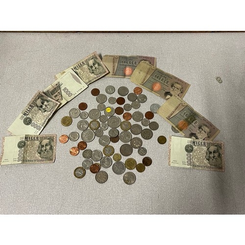 76 - Selection of vintage Italian lira etc