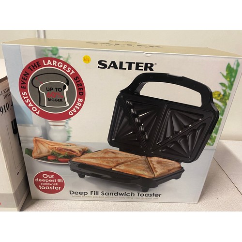 133 - New boxed Bosch toaster and Salter sandwich toaster.