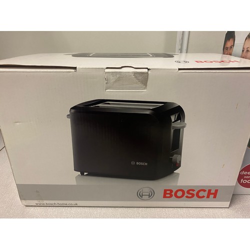 133 - New boxed Bosch toaster and Salter sandwich toaster.