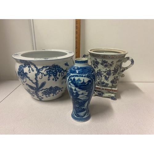 313 - 3 pieces of blue and white Oriental ware to include large planter.