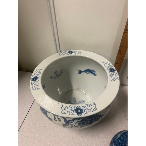 313 - 3 pieces of blue and white Oriental ware to include large planter.