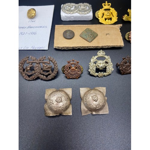 52 - Collection of vintage buttons and cap badges to include The Calgary highlanders and antique Sutherla... 