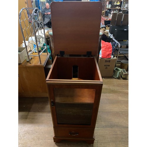 451 - Vintage entertainment unit.