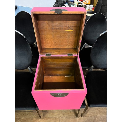 454 - Pink storage box.