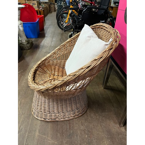 456 - Wicker egg chair.