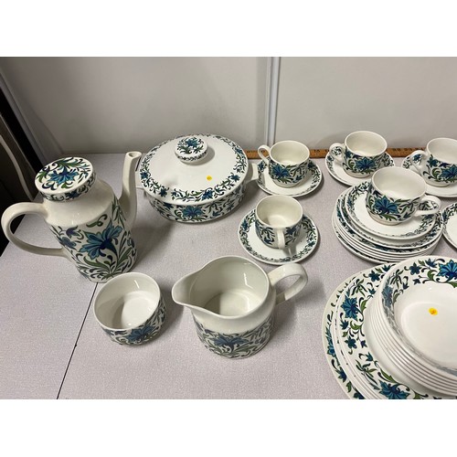 71 - Mid Century Midwinter Staffordshire dinner/tea set.