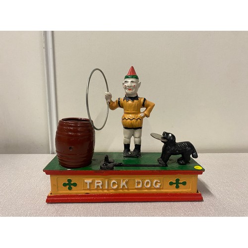 1 - Repro cast iron trick dog bank.
21cm x 18cm