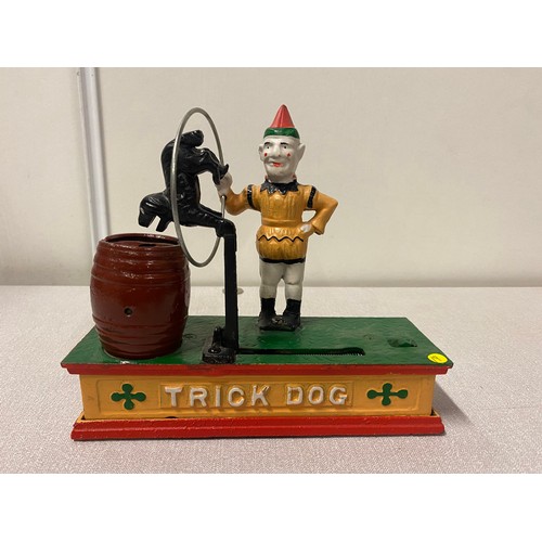 1 - Repro cast iron trick dog bank.
21cm x 18cm