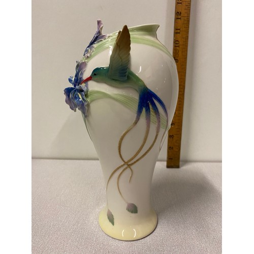 2 - Franz Iris and hummingbird porcelain vase.
25cm h