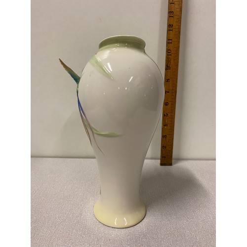 2 - Franz Iris and hummingbird porcelain vase.
25cm h