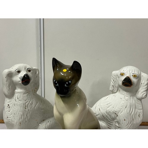 120 - Pair of vintage wally dugs along with large Siamese cat ornament.
Tallest 37cm