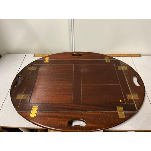 122 - Vintage mahogany butlers boat tray top.
70cm x 43cm closed